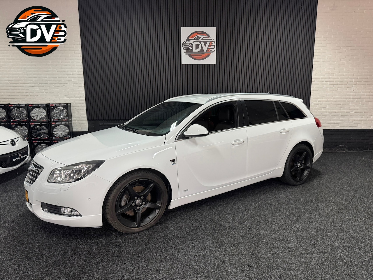 Opel Insignia Sports Tourer - 2.0 T OPC LINE AUTOMAAT STL VERW PDC XENON - AutoWereld.nl