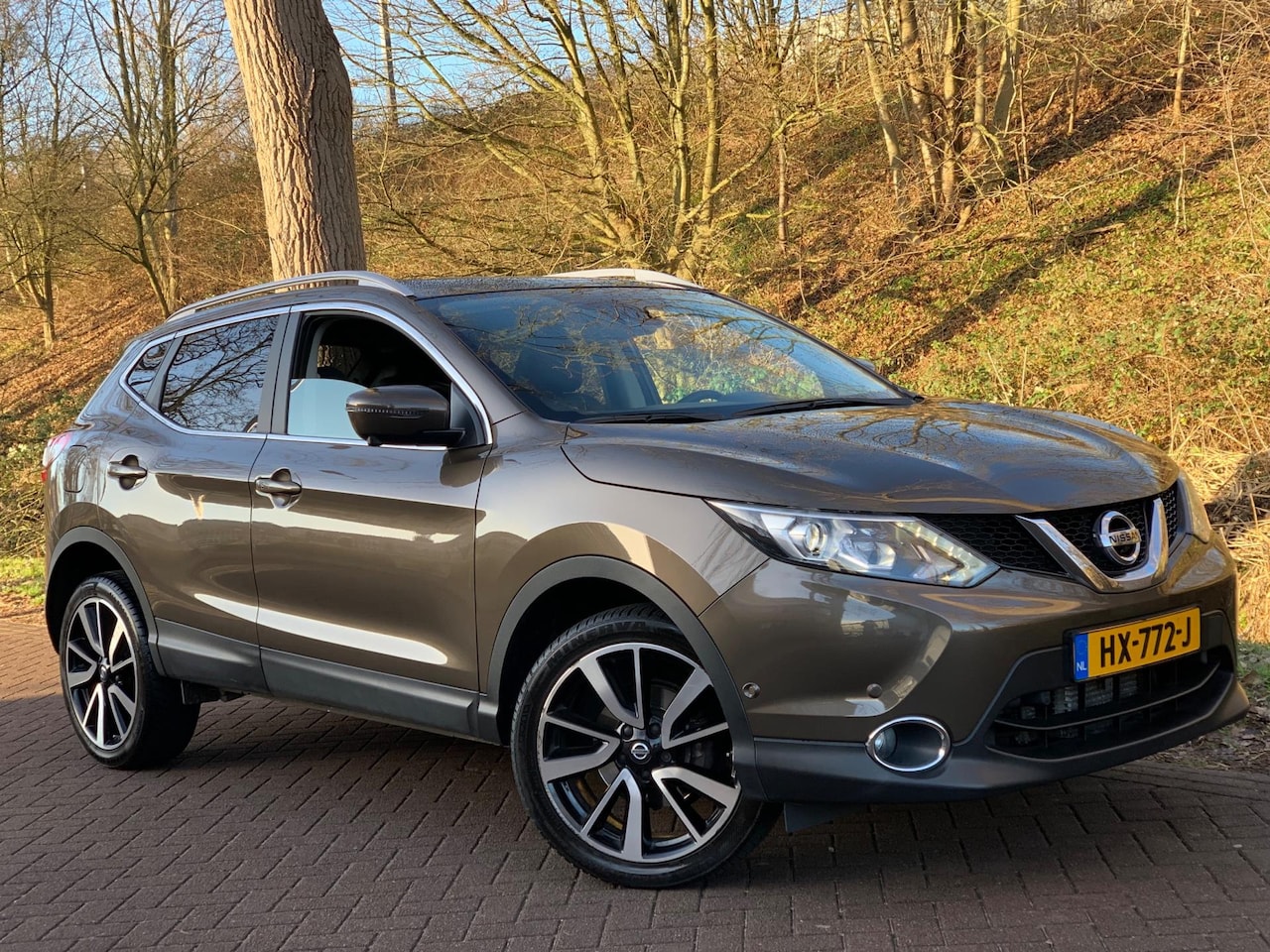 Nissan Qashqai - 1.2 Tekna |LUXE!|PANO|CAMERA|LED|LEER|TREKH - AutoWereld.nl