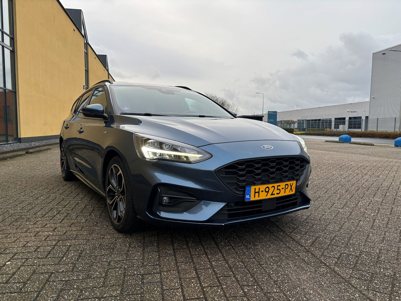 Ford Focus Wagon - 1.0 EcoBoost ST Line Business - AutoWereld.nl