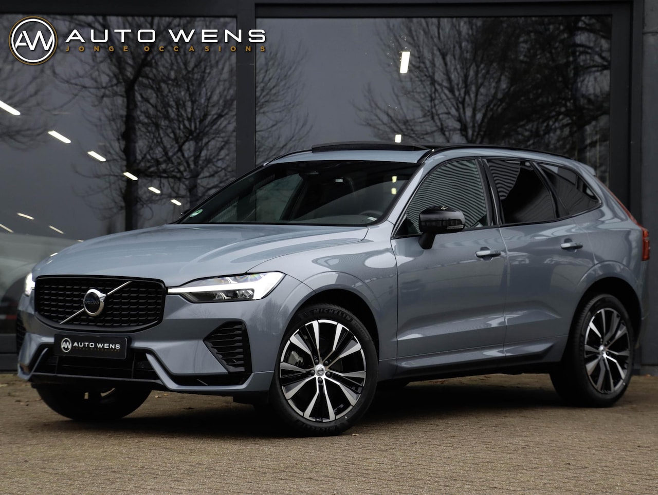 Volvo XC60 - B4 Plus Dark Auto Panoramadak Harman Kardon 197pk - AutoWereld.nl
