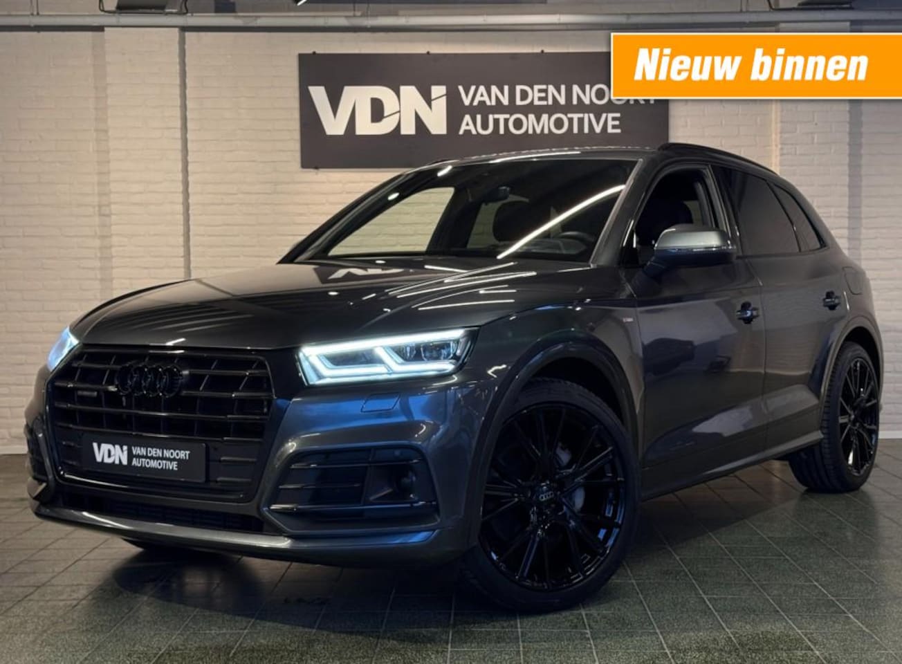 Audi Q5 - 55 TFSIe Quattro S Line Black Edition 367pk Luchtvering Camera 21'' - AutoWereld.nl