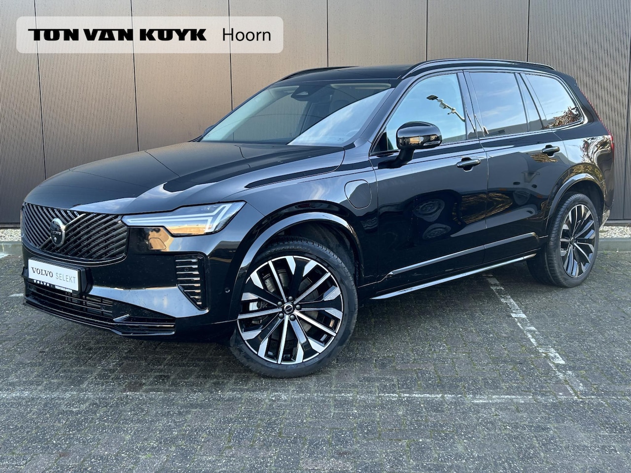 Volvo XC90 - 2.0 T8 Plug-in hybrid AWD Ultra Dark Panorama dak / Head-up display / Luchtvering / Elektr - AutoWereld.nl