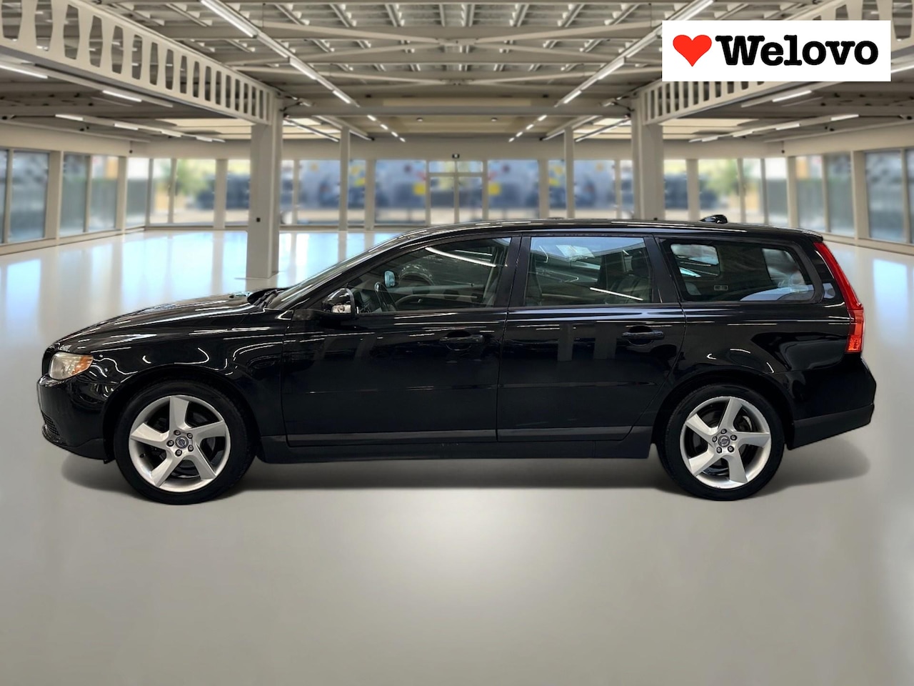 Volvo V70 - 2.0 Momentum Leder, trekhaak, goed onderhouden... - AutoWereld.nl