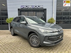 Volkswagen Tiguan - 1.5 eTSI Life Edition ACC|Winterpakket|Automaat|Sfeerverlichting|Cruise