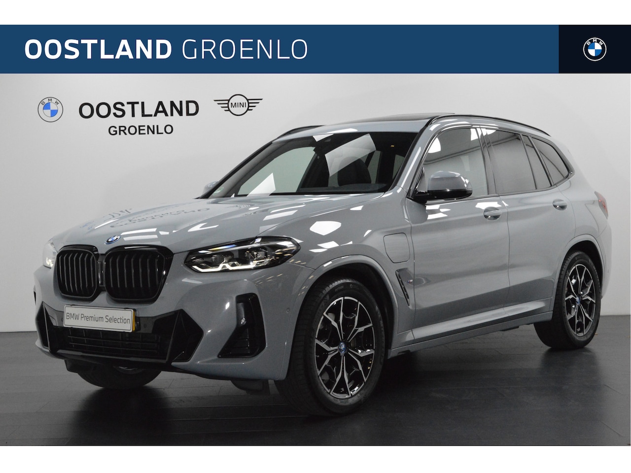 BMW X3 - xDrive30e High Executive M Sport Automaat / Panoramadak / Trekhaak / Sportstoelen / Achter - AutoWereld.nl