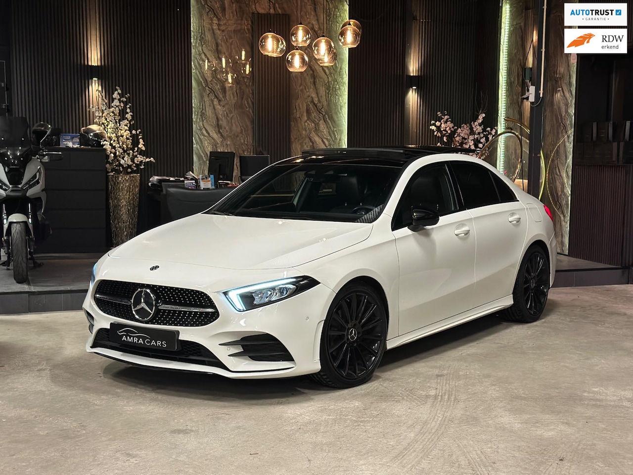 Mercedes-Benz A-klasse - 200|AMG|PANO|SFEER|BOMVOL! - AutoWereld.nl
