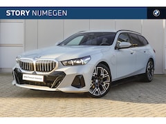 BMW 5-serie Touring - 530e M Sport Automaat / Trekhaak / Achteruitrijcamera / M Sportonderstel / Comfort Access