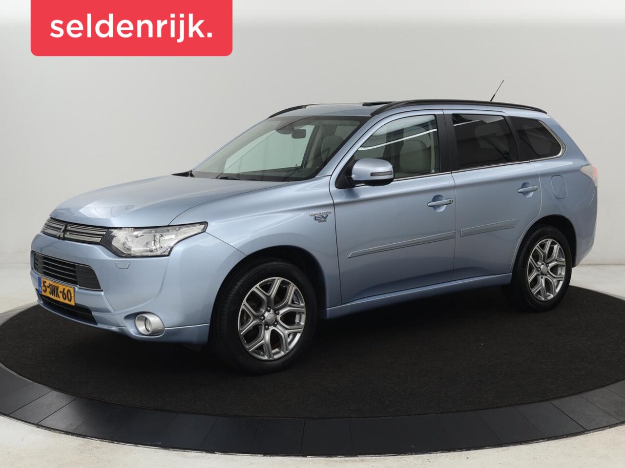 Mitsubishi Outlander - 2.0 PHEV Instyle+ | 1e eigenaar | Schuifdak | Adaptive cruise | Leder | Stoelverwarming | - AutoWereld.nl