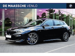 BMW 1-serie - M135i xDrive High Executive Automaat / Panoramadak / Achteruitrijcamera / Comfort Access /
