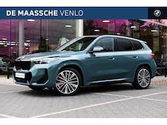 BMW X1 - sDrive20i High Executive M Sport Automaat / Panoramadak / Trekhaak / Sportstoelen / M Adap
