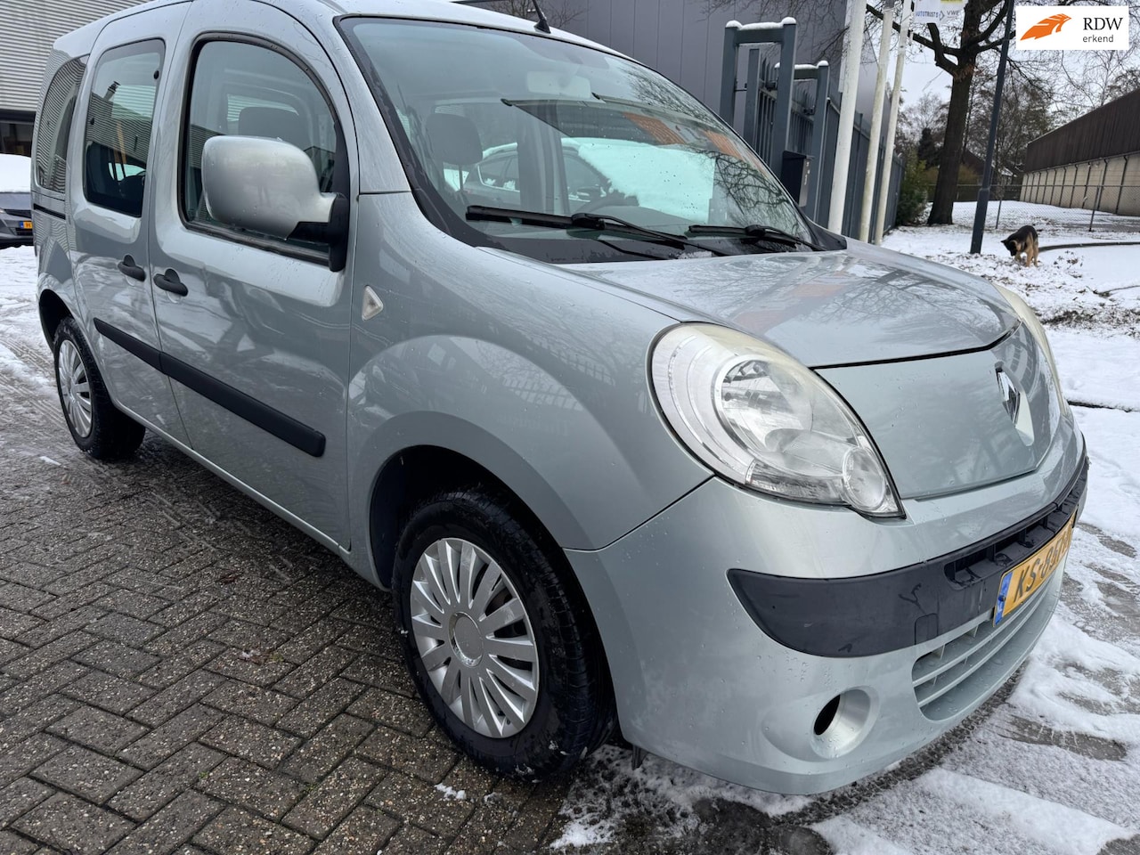 Renault Kangoo Family - 1.6-16V Expression 2012 airco, elec pakket, nwe apk t/m 11-12-2026 162.338 km , trekhaak s - AutoWereld.nl