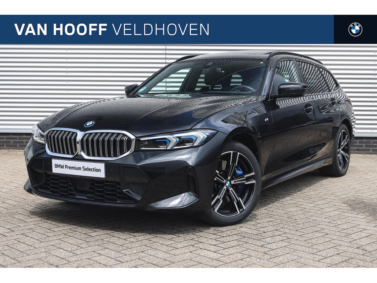BMW 3-serie Touring - 330e xDrive High Executive M Sport Automiaat / Panoramadak / Trekhaak / Sportstoelen / Ada - AutoWereld.nl