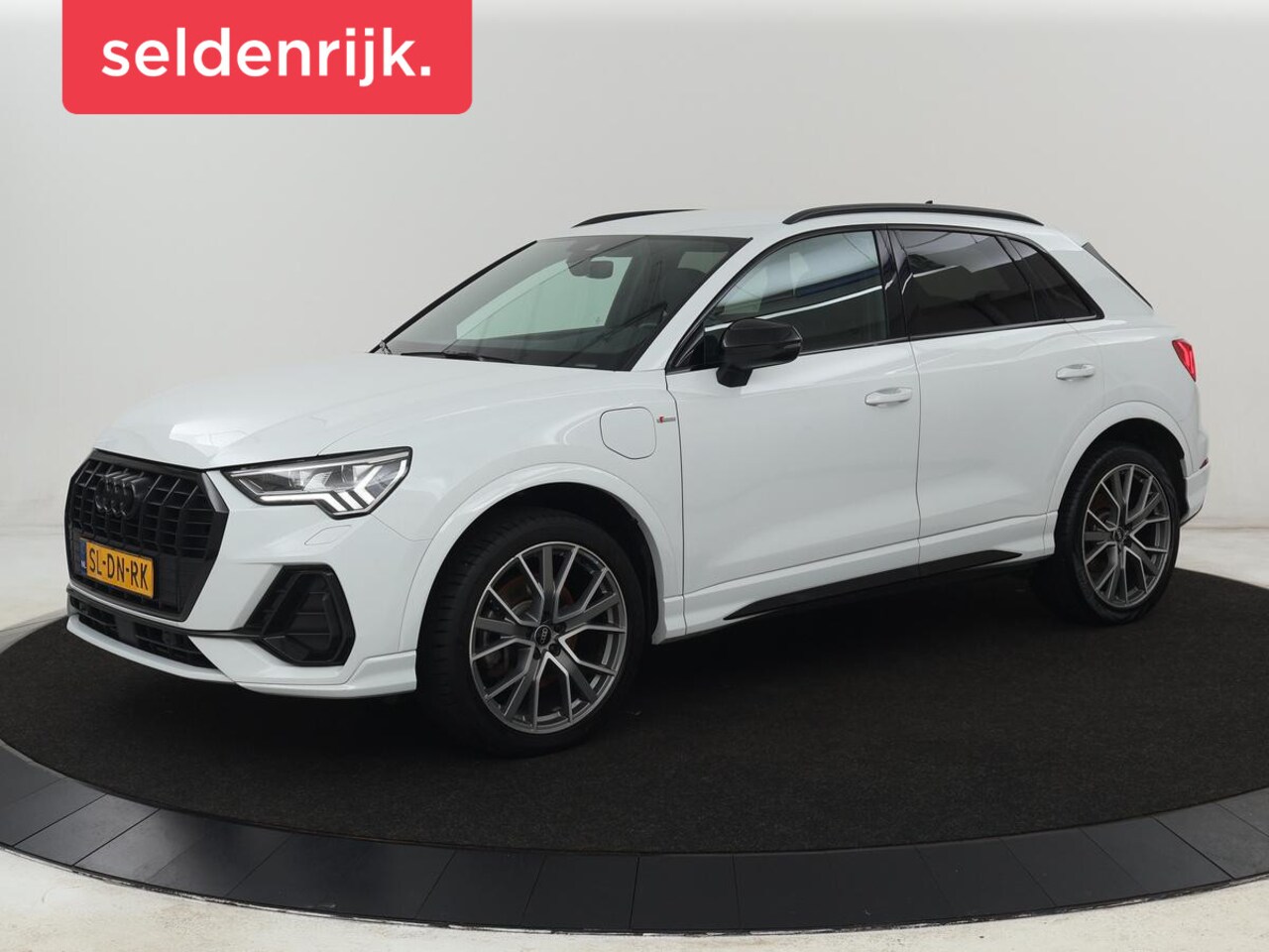 Audi Q3 - 45 TFSIe S edition | Leder | Stoelverwarming | Adaptive cruise | Camera | Carplay | Sfeerv - AutoWereld.nl
