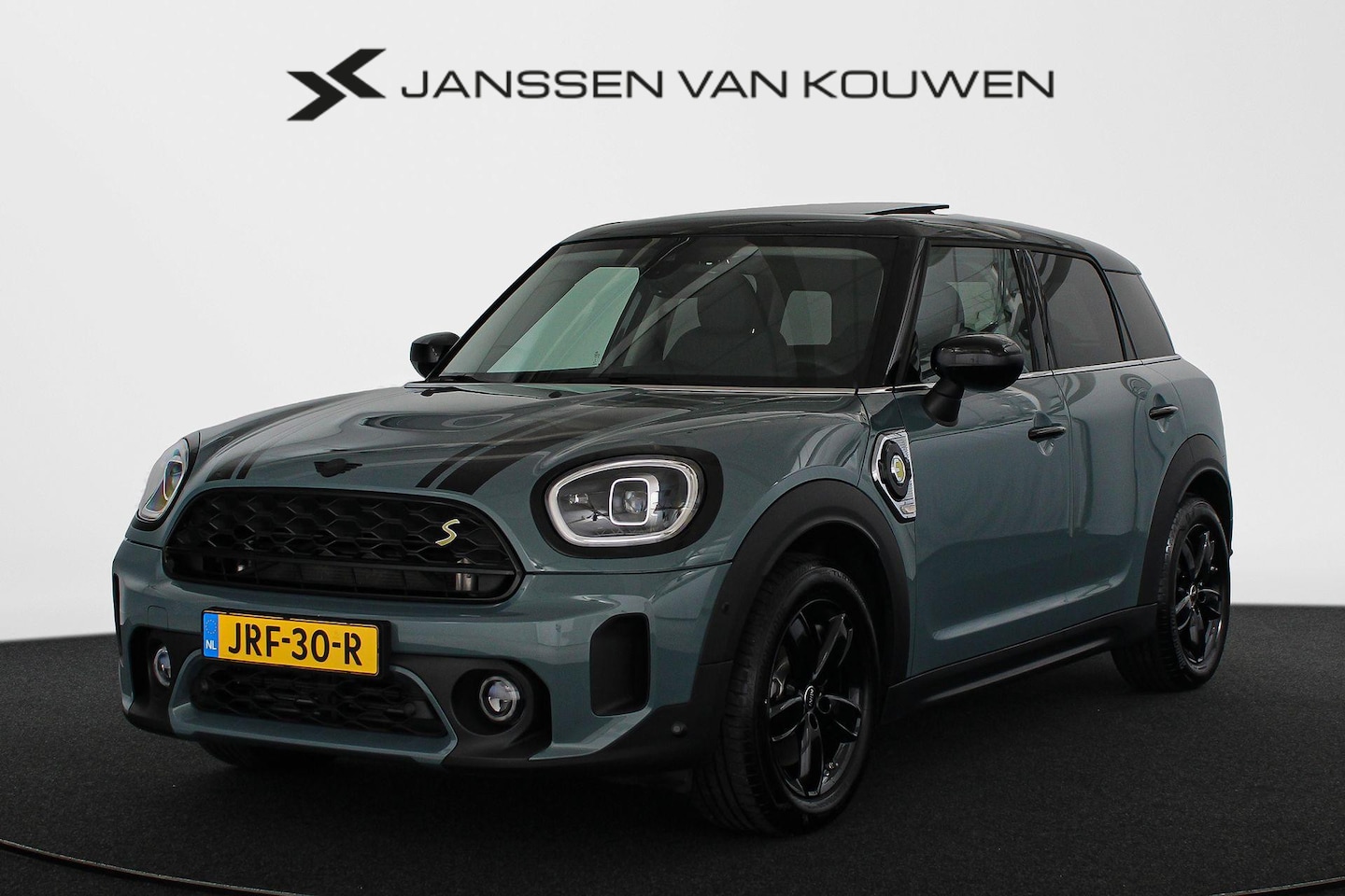 MINI Countryman - 2.0 Cooper S E ALL4 Panoramadak / Harman Kardon / Adaptieve LED / Active Cruise Control - AutoWereld.nl