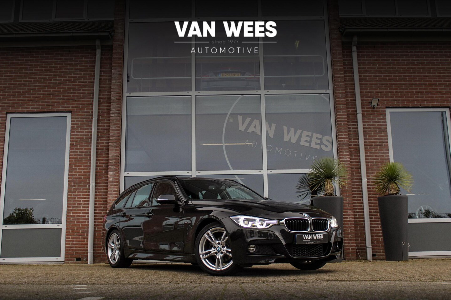 BMW 3-serie Touring - 320i F31 M Sport Edition | M-pakket | 2e eigenaar | 18 inch | LED | Automaat | PDC | Cruis - AutoWereld.nl