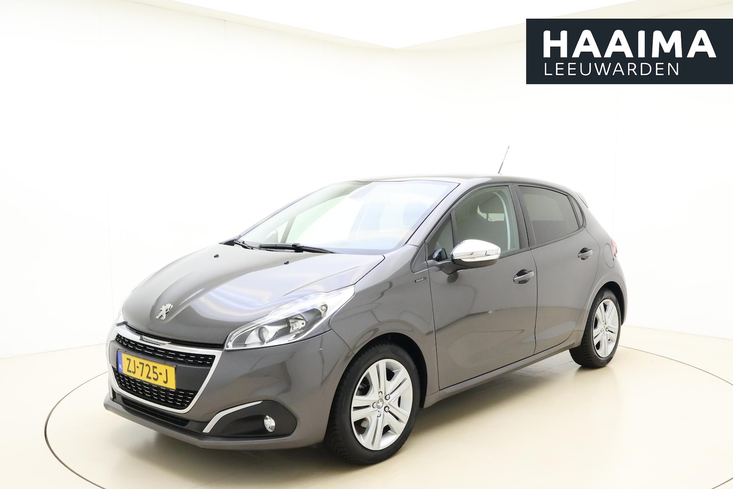 Peugeot 208 - 1.2 PureTech Signature 82 PK | Handgeschakeld | Airco | Navigatie | Cruise Control | Parke - AutoWereld.nl