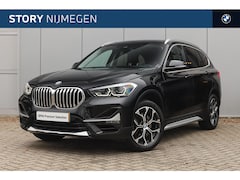 BMW X1 - sDrive20i High Executive xLine Automaat / Trekhaak / Sportstoelen / Head-Up / Achteruitrij