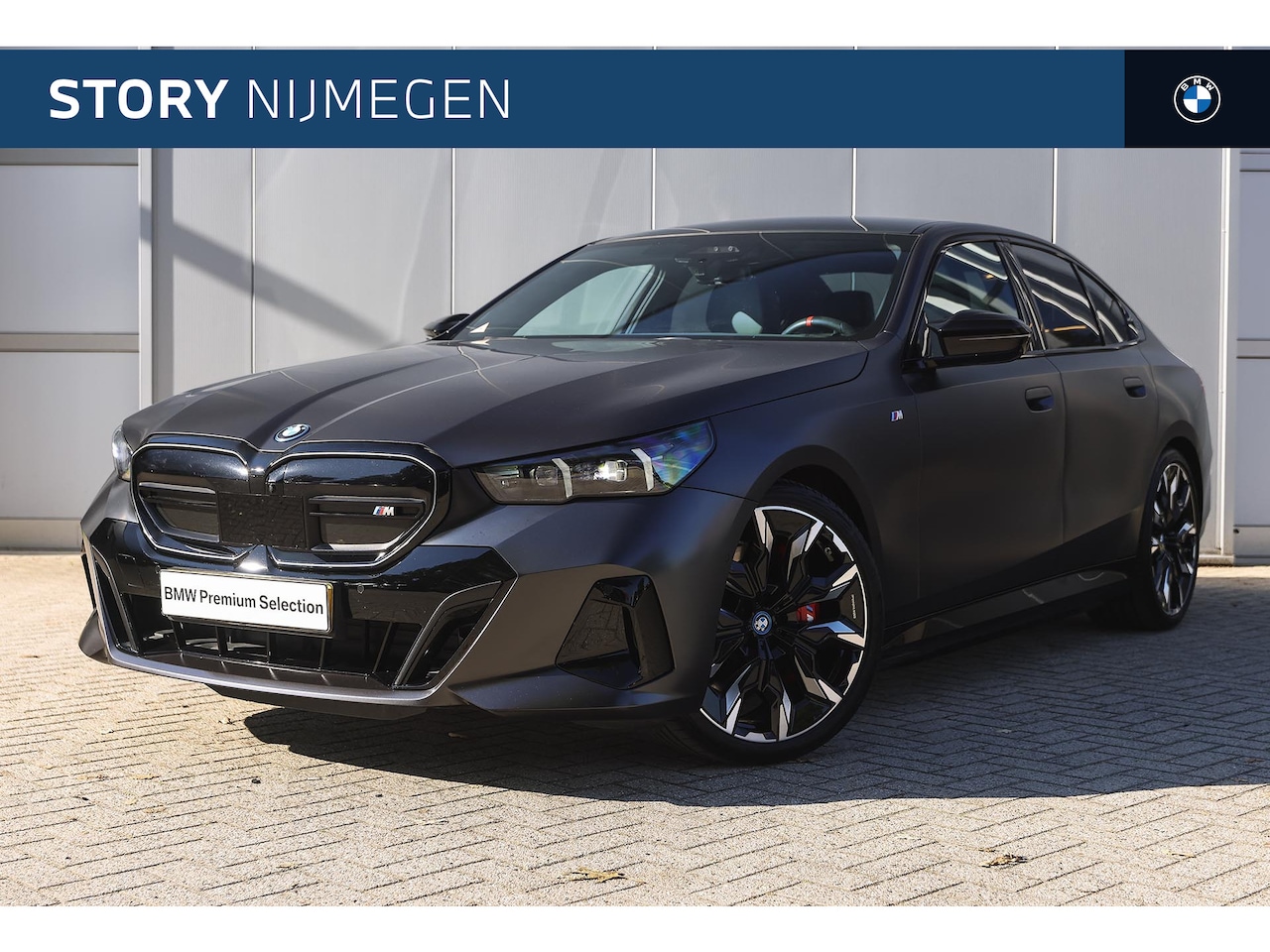 BMW i5 - M60 xDrive M Sport / Panoramadak / Trekhaak / Stoelventilatie / Bowers & Wilkins /  Adapti - AutoWereld.nl