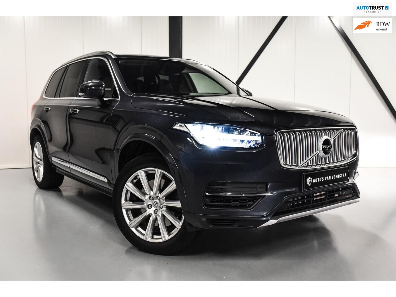 Volvo XC90 - 2.0 T8 Twin Engine AWD Inscription | 7P. | PANO | Trekhaak | 360 Camera | Dealer Onderhoud - AutoWereld.nl
