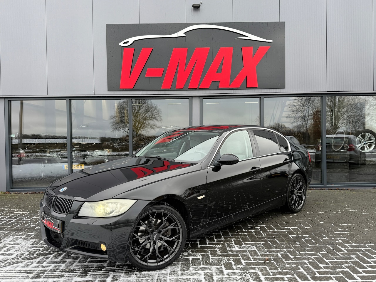 BMW 3-serie - 325i Sedan Handgeschakeld Climate Xenon Stoelverwarming - AutoWereld.nl