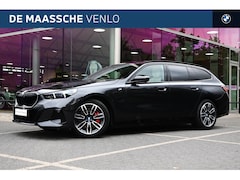 BMW 5-serie Touring - 550e xDrive M Sport Automaat / Panoramadak / Trekhaak / Bowers & Wilkins / Adaptief onders