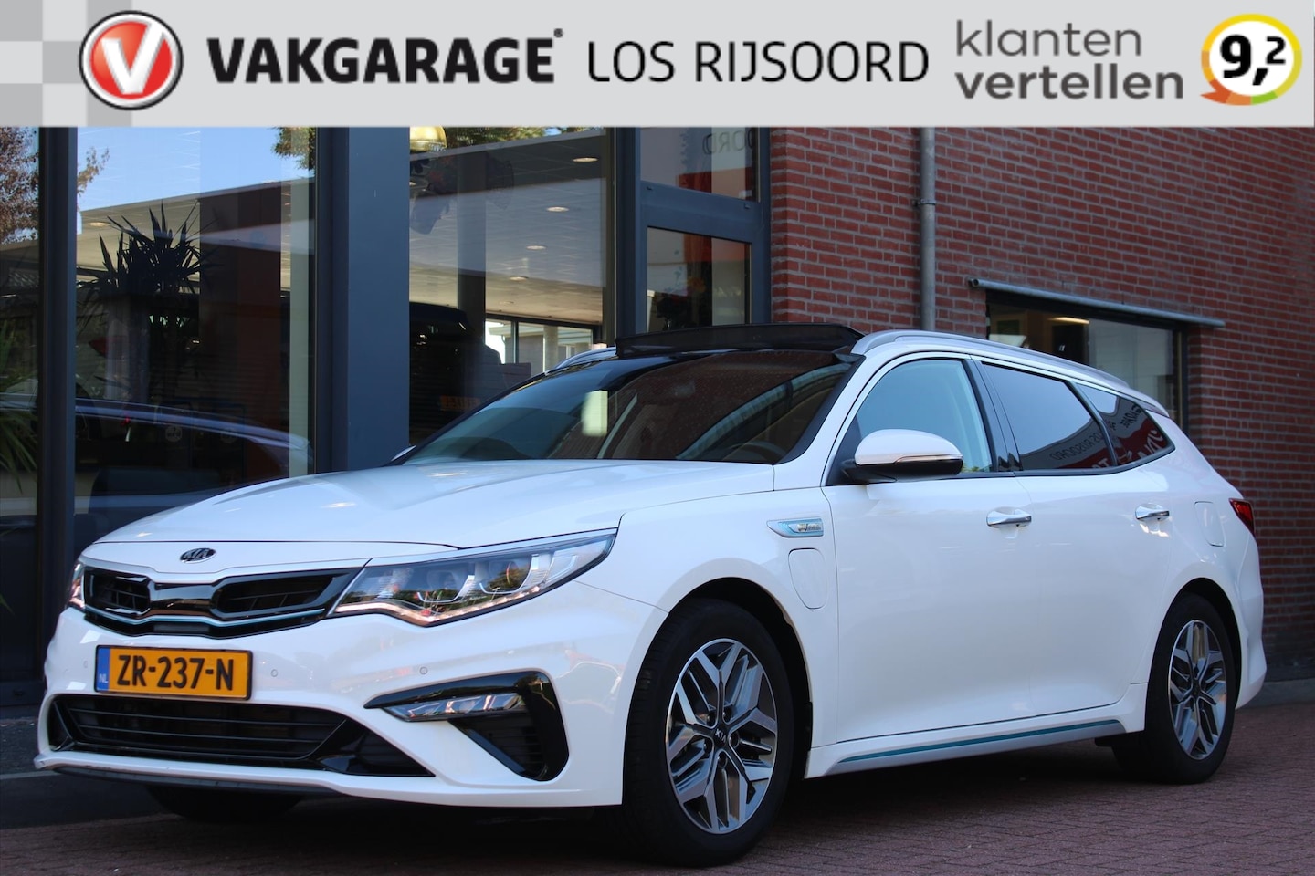 Kia Optima Sportswagon - PHEV 2.0 DynamicPlus | Trekhaak | Schuifdak | Vol-Led | Camera | Carplay | Stoelverwarming - AutoWereld.nl