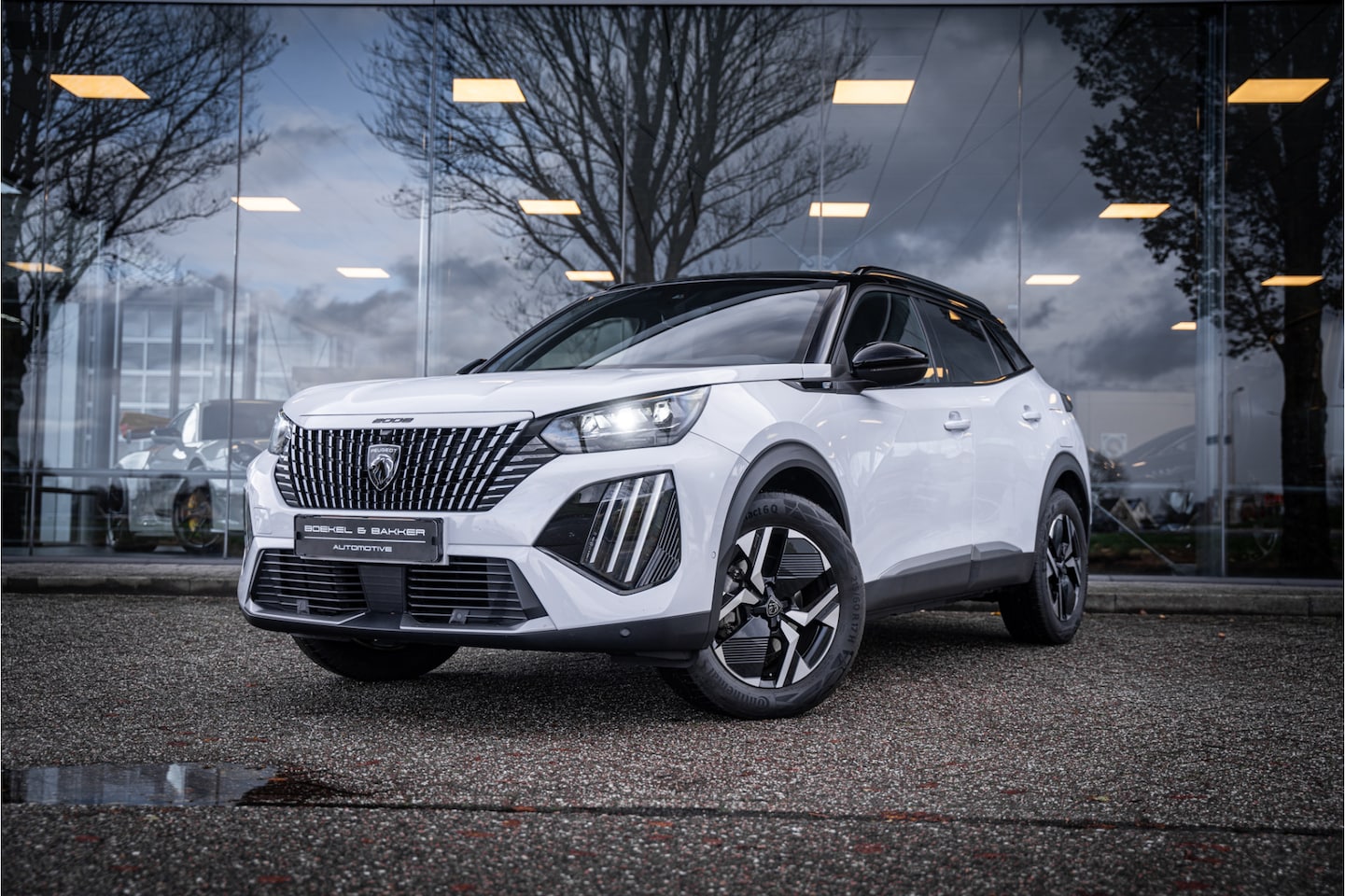 Peugeot e-2008 - EV GT 54 kWh ** Camera ** Navigatie ** Rijbereik tot 568km (WLTP) - AutoWereld.nl