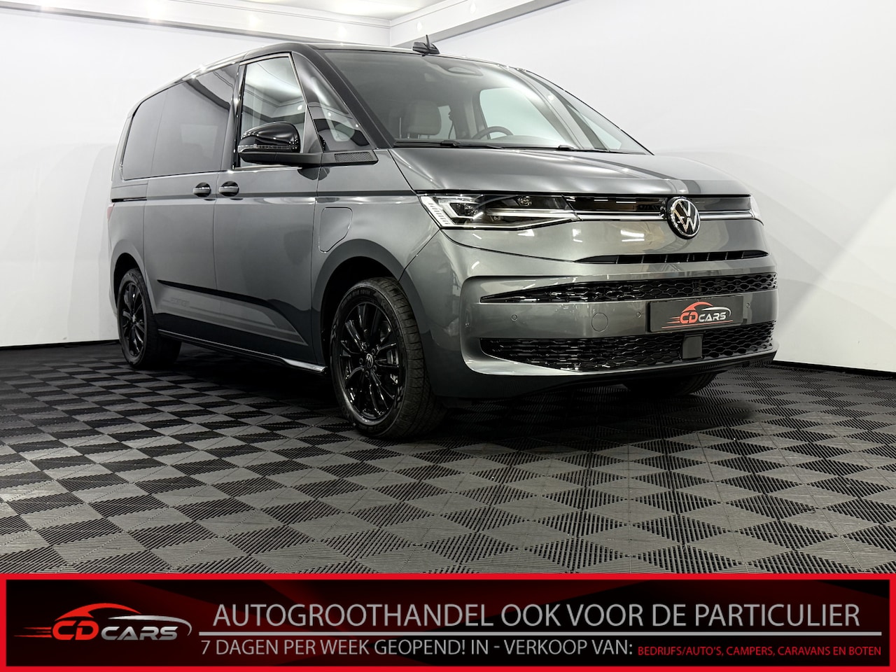 Volkswagen Multivan - 1.5 eHybrid L2 Bulli Edition 4-Motion 7p Plug-in 69,950,- inclusief btw Pano, Iq light kop - AutoWereld.nl