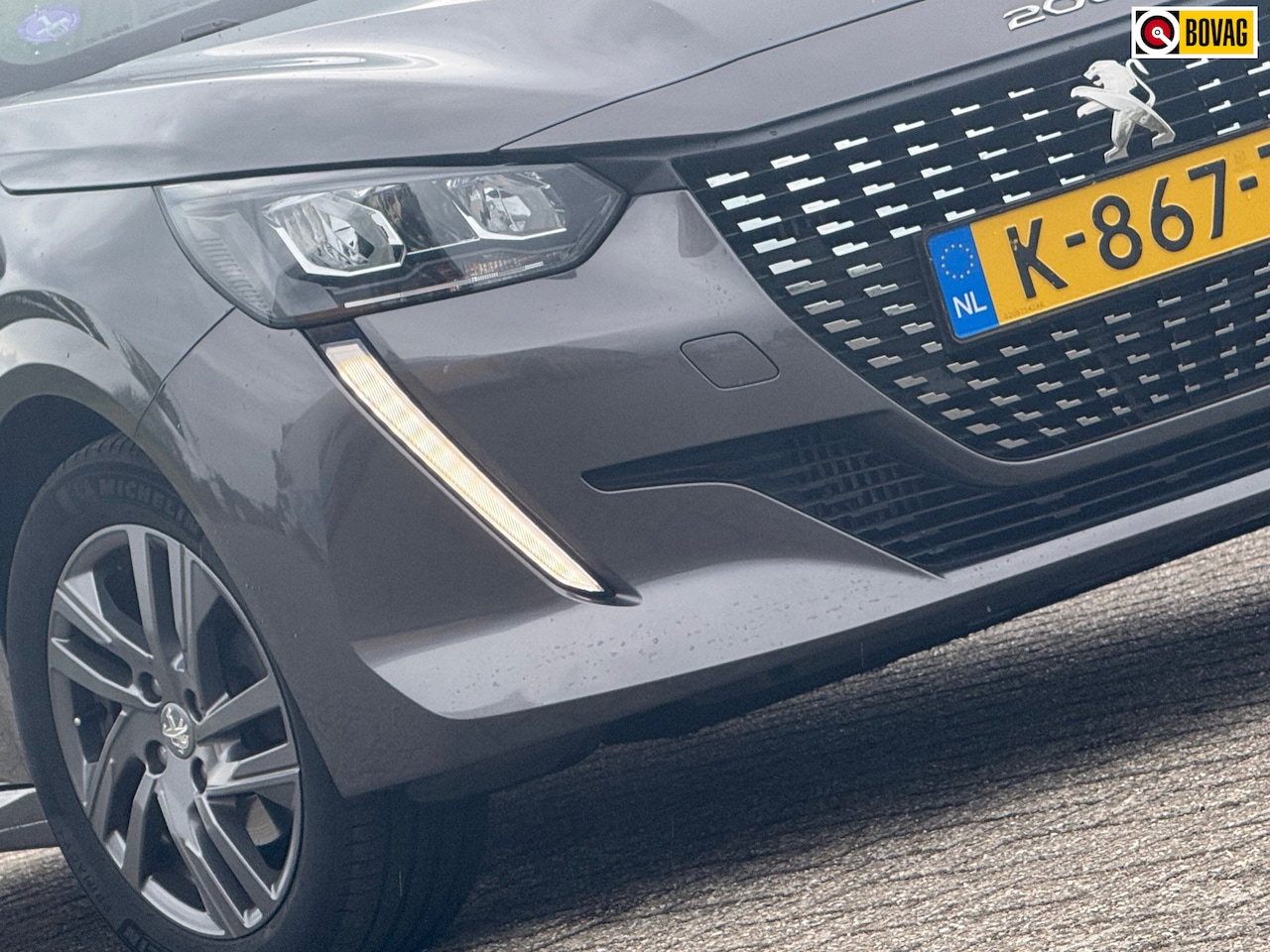 Peugeot 208 - 1.2 PureTech 100pk Active Pack Automaat - Gris Platinium - Nav/Carplay/Cruise - AutoWereld.nl