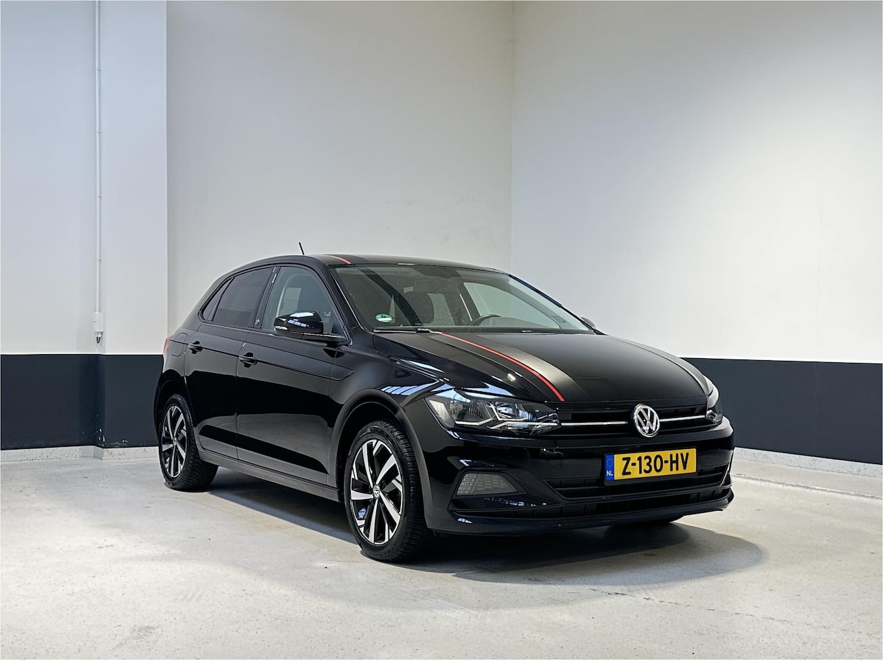 Volkswagen Polo - 1.0 Comfortline Business R BEATS| Stoelverwarming | Airco | Cruise | - AutoWereld.nl