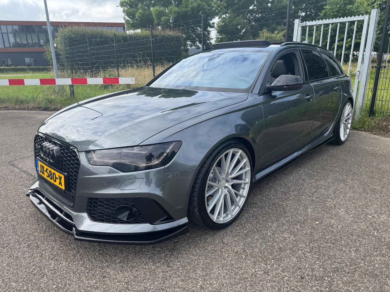 Audi RS6 - Avant 4.0 TFSI 750pk quattro Milltek 21inch Maxton Carbon - AutoWereld.nl