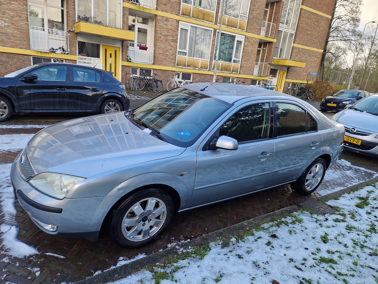 Ford Mondeo - 2.0-16V Futura - AutoWereld.nl