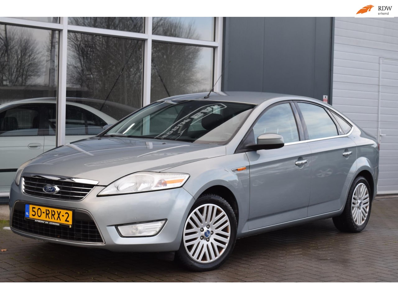 Ford Mondeo - 2.3-16V Ghia | Automaat | Leder | APK 1-2027 ! - AutoWereld.nl