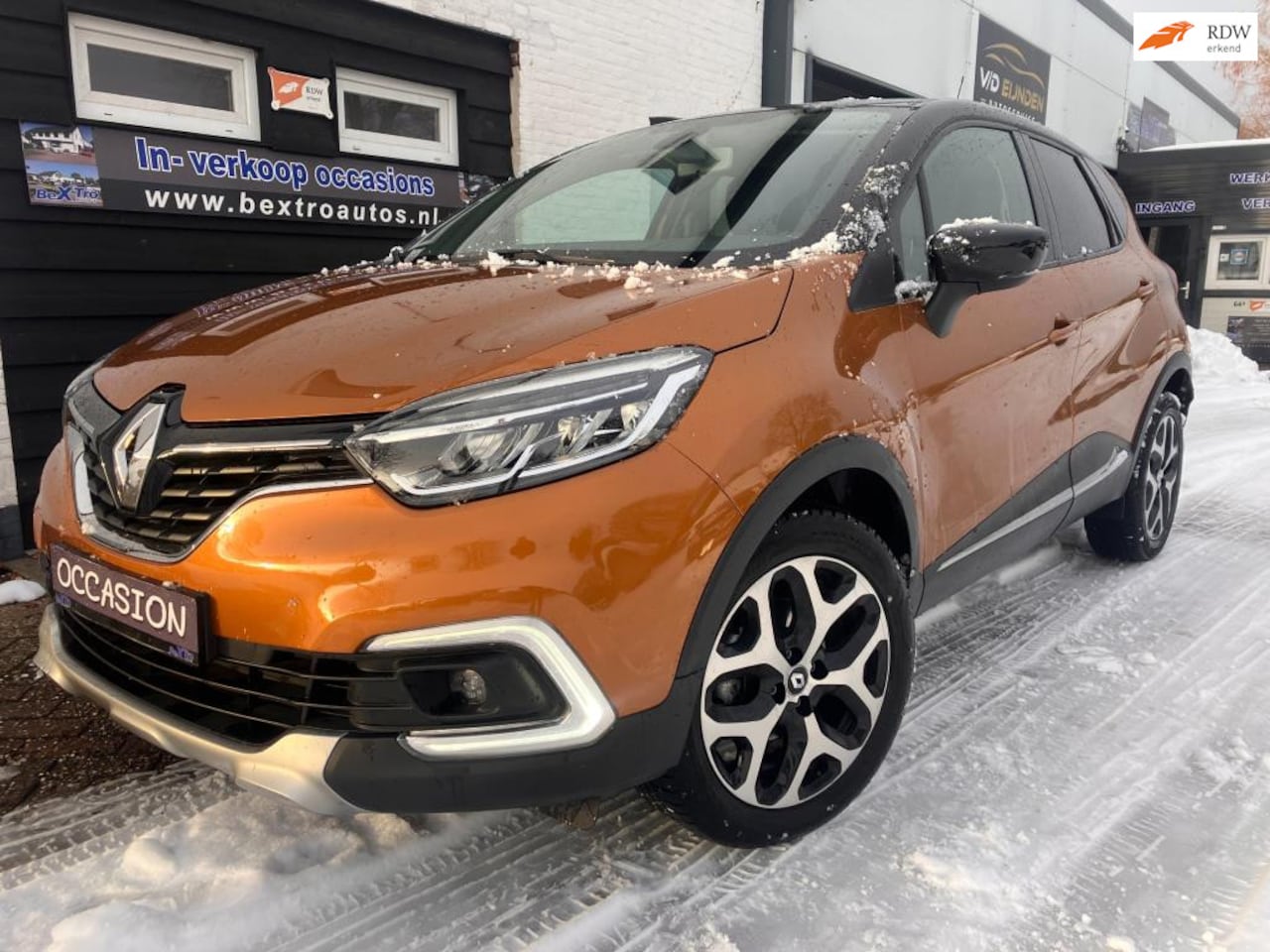 Renault Captur - 1.2 TCe AUTOMAAT slechts 38.000 KM FACE LIFT MODEL 17"INCH + 4SEIZ NAVI CRUISE NIEUWSTAAT - AutoWereld.nl