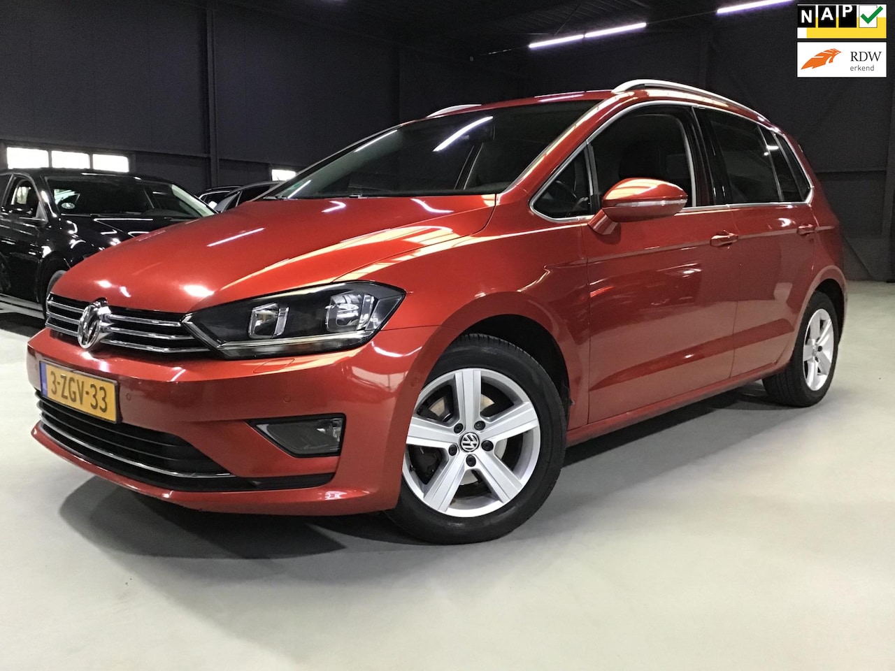 Volkswagen Golf Sportsvan - 1.2 TSI Highline I 3e Eigen I Trekhaak I Automaat I Clima I Cruise I Navi I Stoelverw I Co - AutoWereld.nl