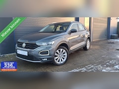 Volkswagen T-Roc - 1.5 TSI Sport, Pano, Trekhaak,