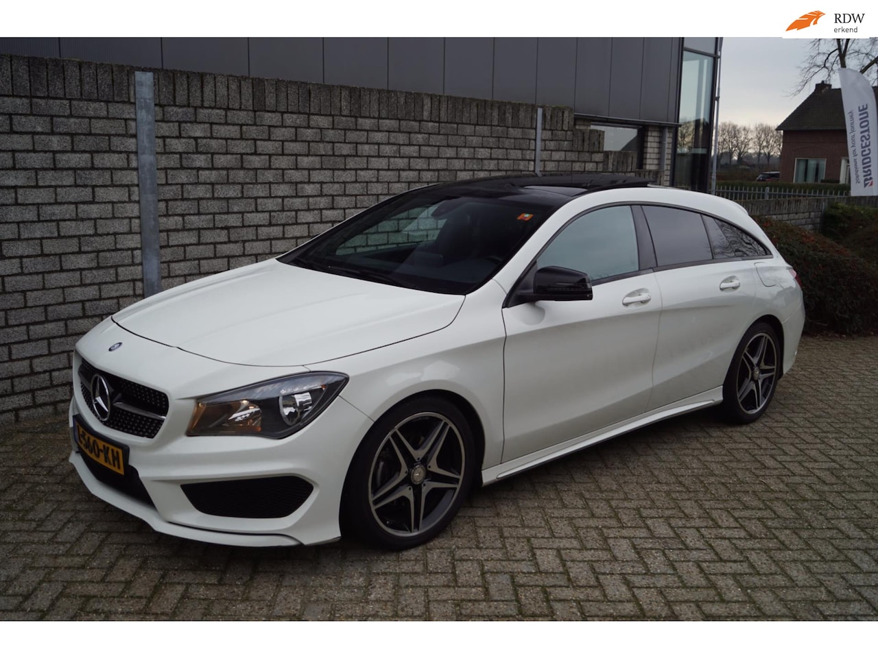 Mercedes-Benz CLA-klasse Shooting Brake - 180 OrangeArt Edition AMG Line Autom Navi Panodak Leder/Alcantara Sportst Airco ENZ - AutoWereld.nl
