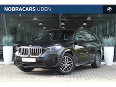BMW X1 - sDrive18i M Sport Automaat / Sportstoelen / Achteruitrijcamera / Comfort Access / M Adapti