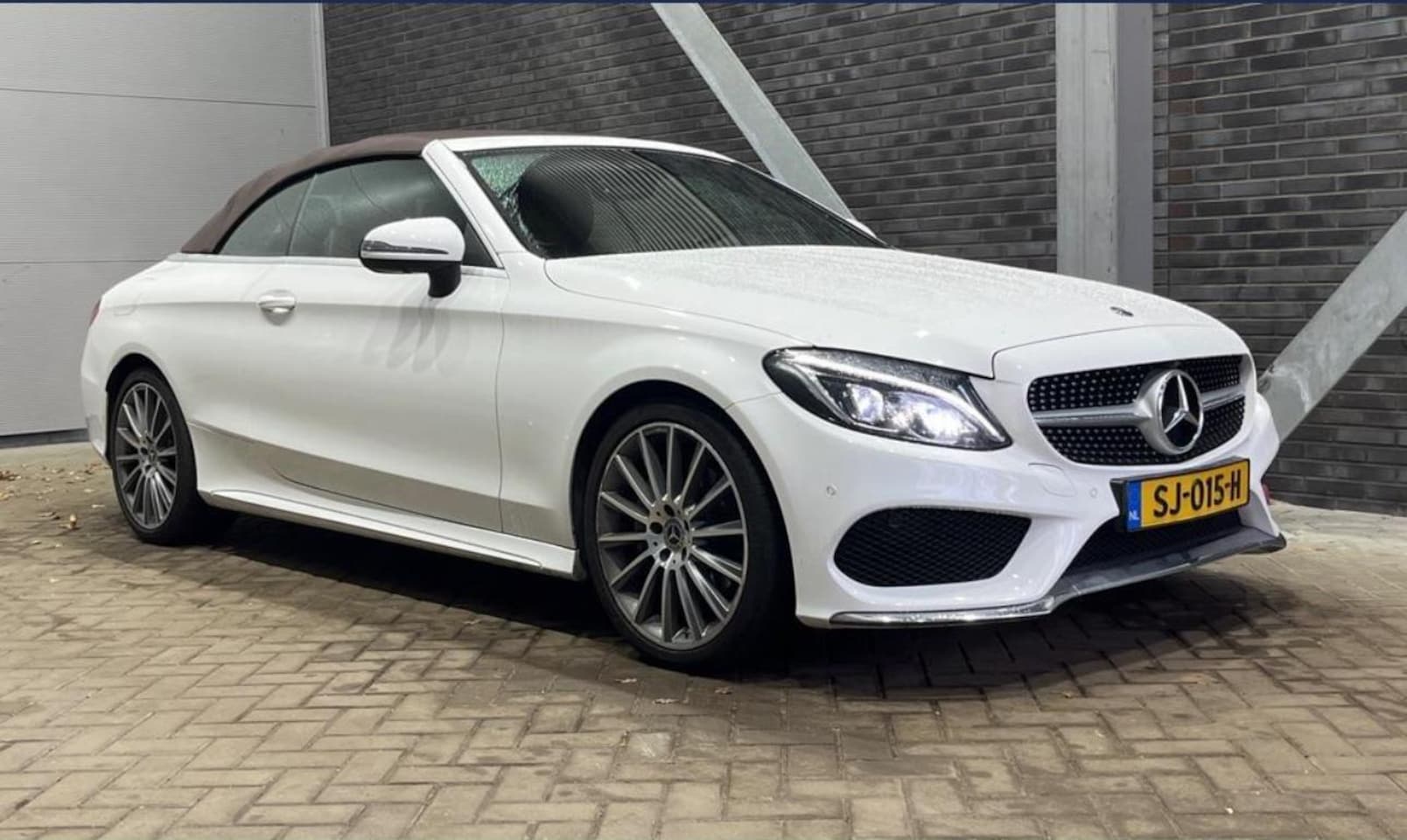 Mercedes-Benz C-klasse Cabrio - 180 AMG PREMIUM PLUS 9G-TRONIC BURMESTER/MEMORY/ P-CAM360/LEER/NAVI/19”AMG/LED/SFEER/STOEL - AutoWereld.nl