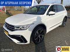 Volkswagen Tiguan - 1.4 TSI eHybrid 3 x R-Line I Leder | Camera I Trekhaak | Carplay