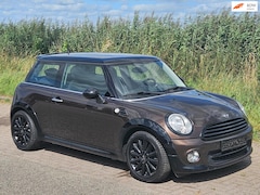 MINI Cooper - Chili 1.6-16v Airco/Half leder/17''