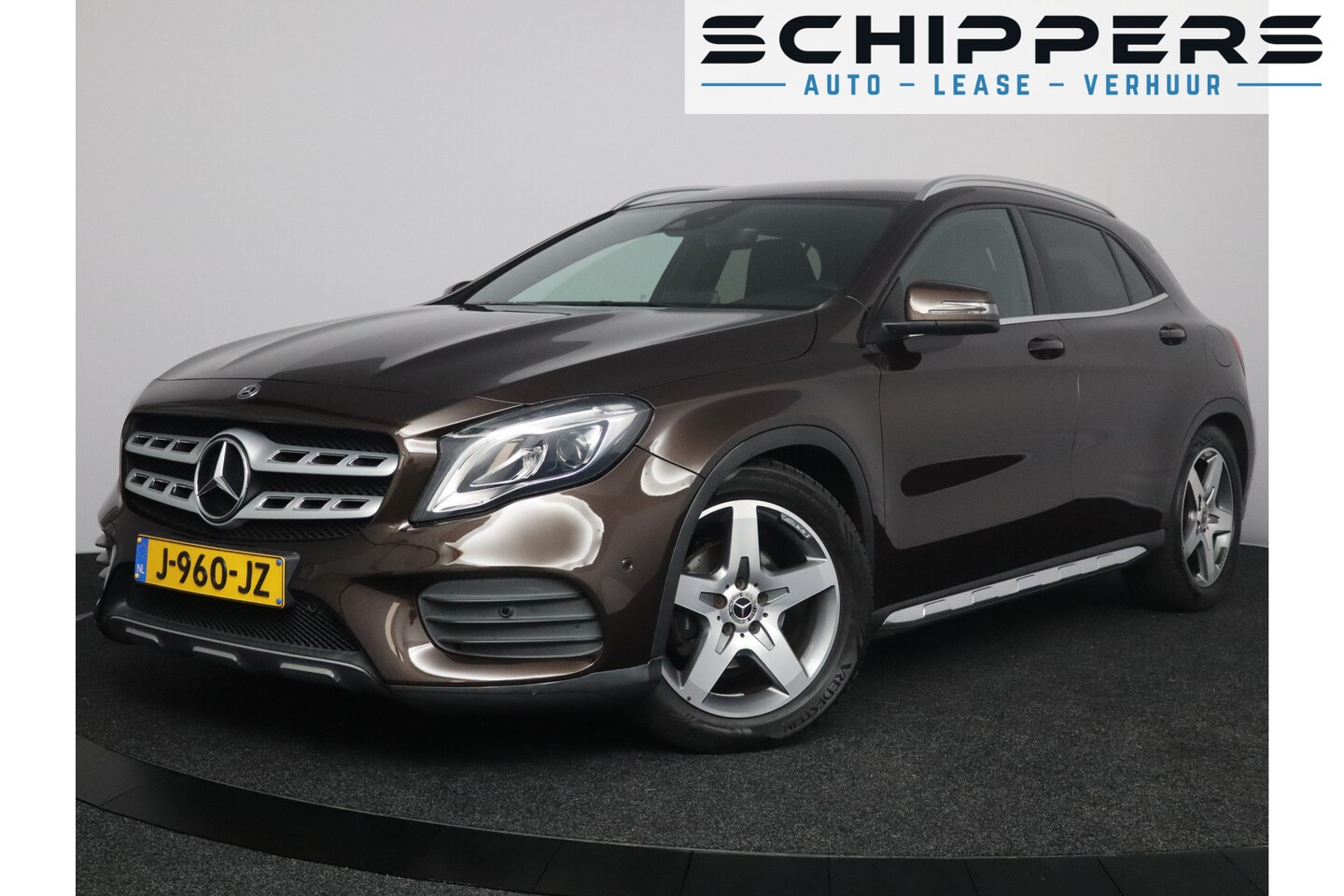 Mercedes-Benz GLA-Klasse - 200 Premium Plus | Half leder | Trekhaak | - AutoWereld.nl