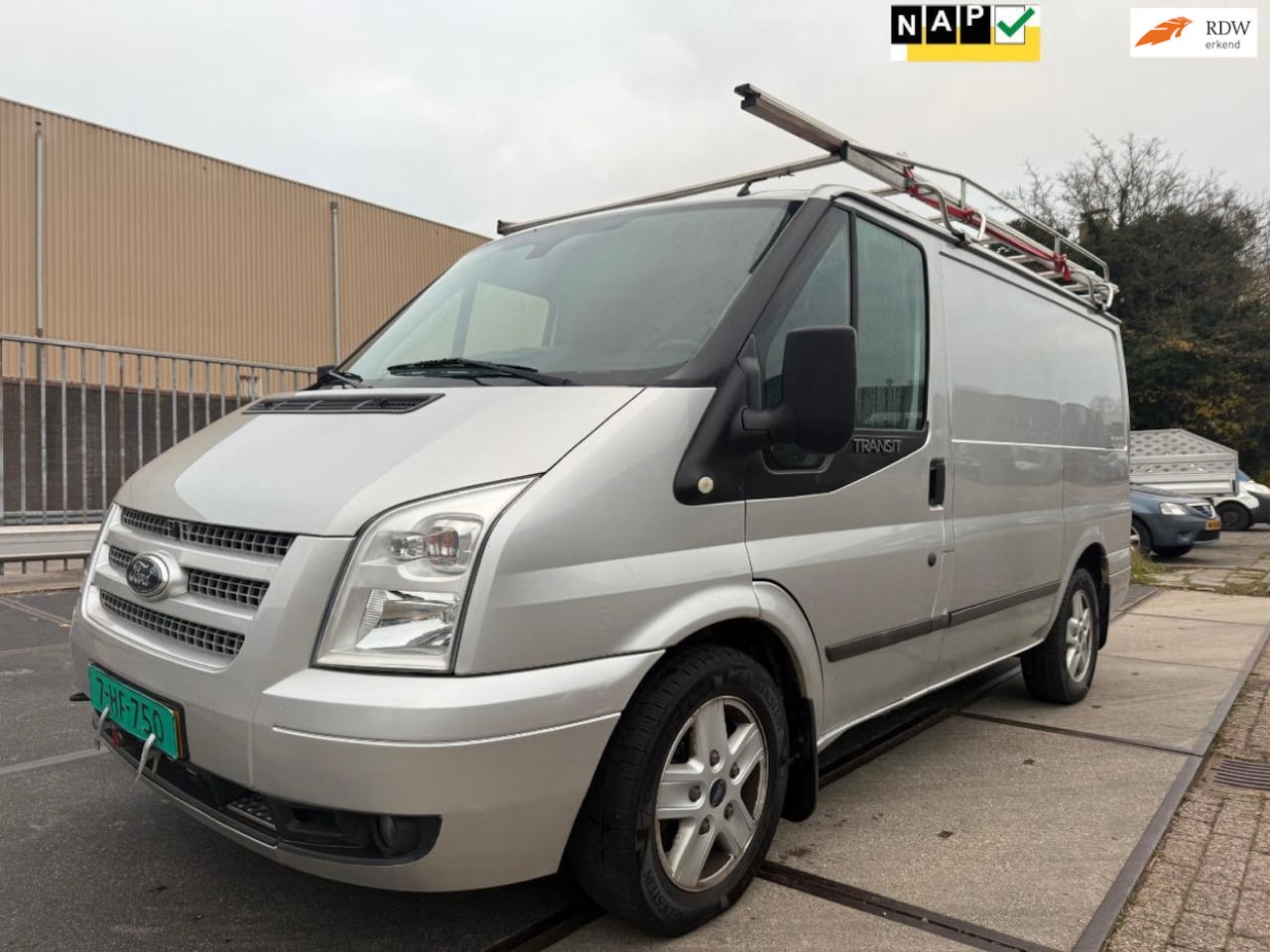 Ford Transit - 260S 2.2 TDCI First Edition 260S 2.2 TDCI First Edition - AutoWereld.nl
