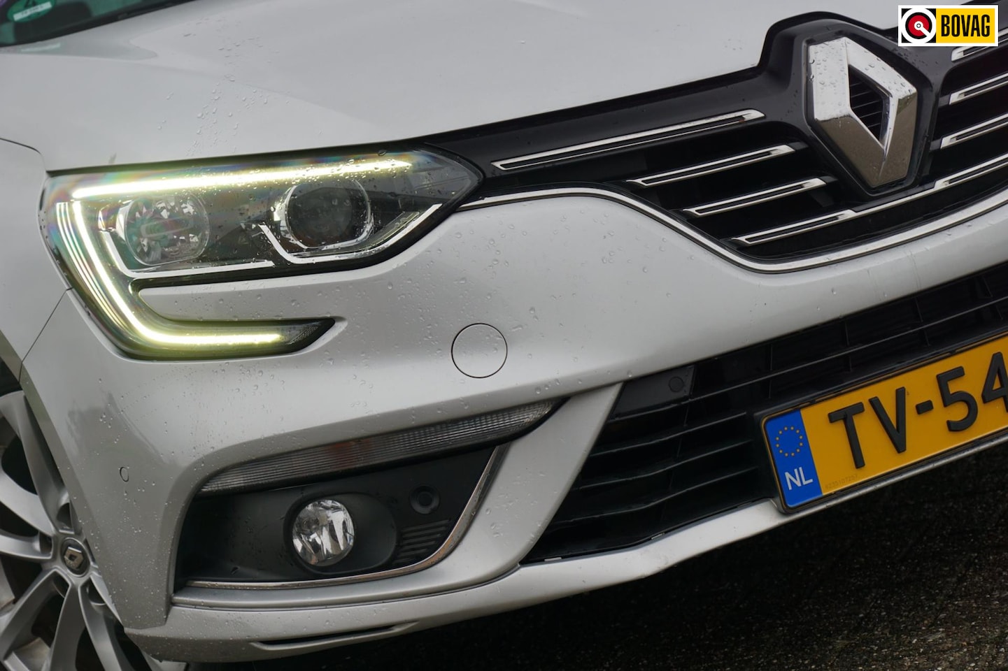Renault Mégane Estate - 1.3 TCe Bose Automaat - Gris Platina - Carplay/Camera/Cruise - AutoWereld.nl