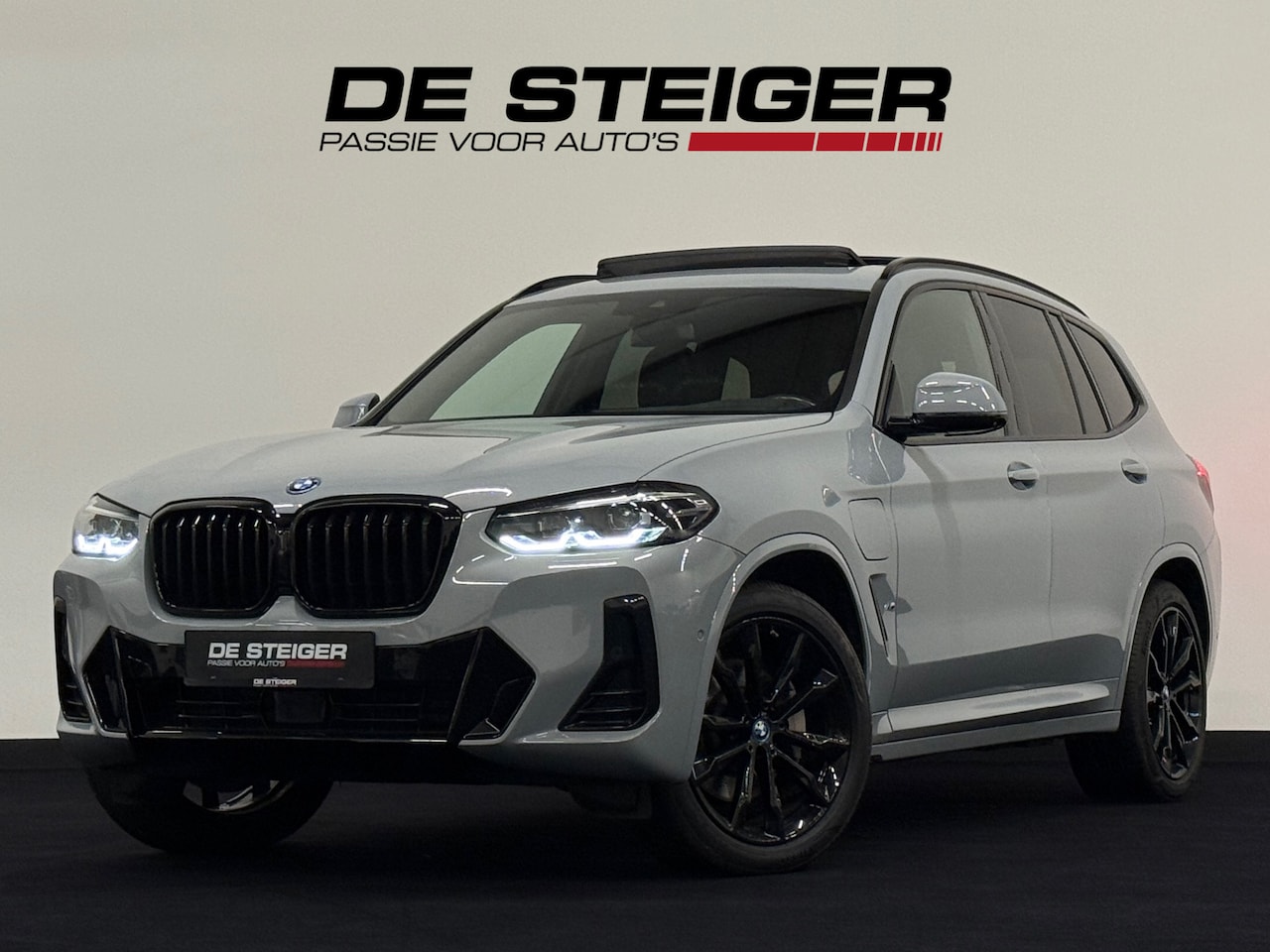 BMW X3 - XDrive30e High Executive M Stoelen Pano Headup 292 Pk - AutoWereld.nl