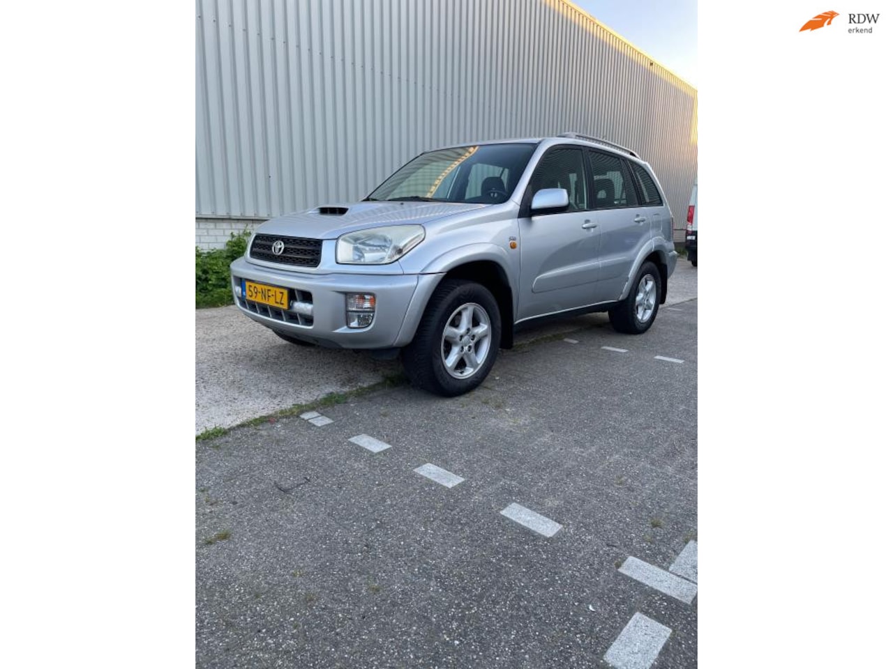 Toyota RAV4 - 2.0 D4-D Sol 2.0 D4-D Sol - AutoWereld.nl