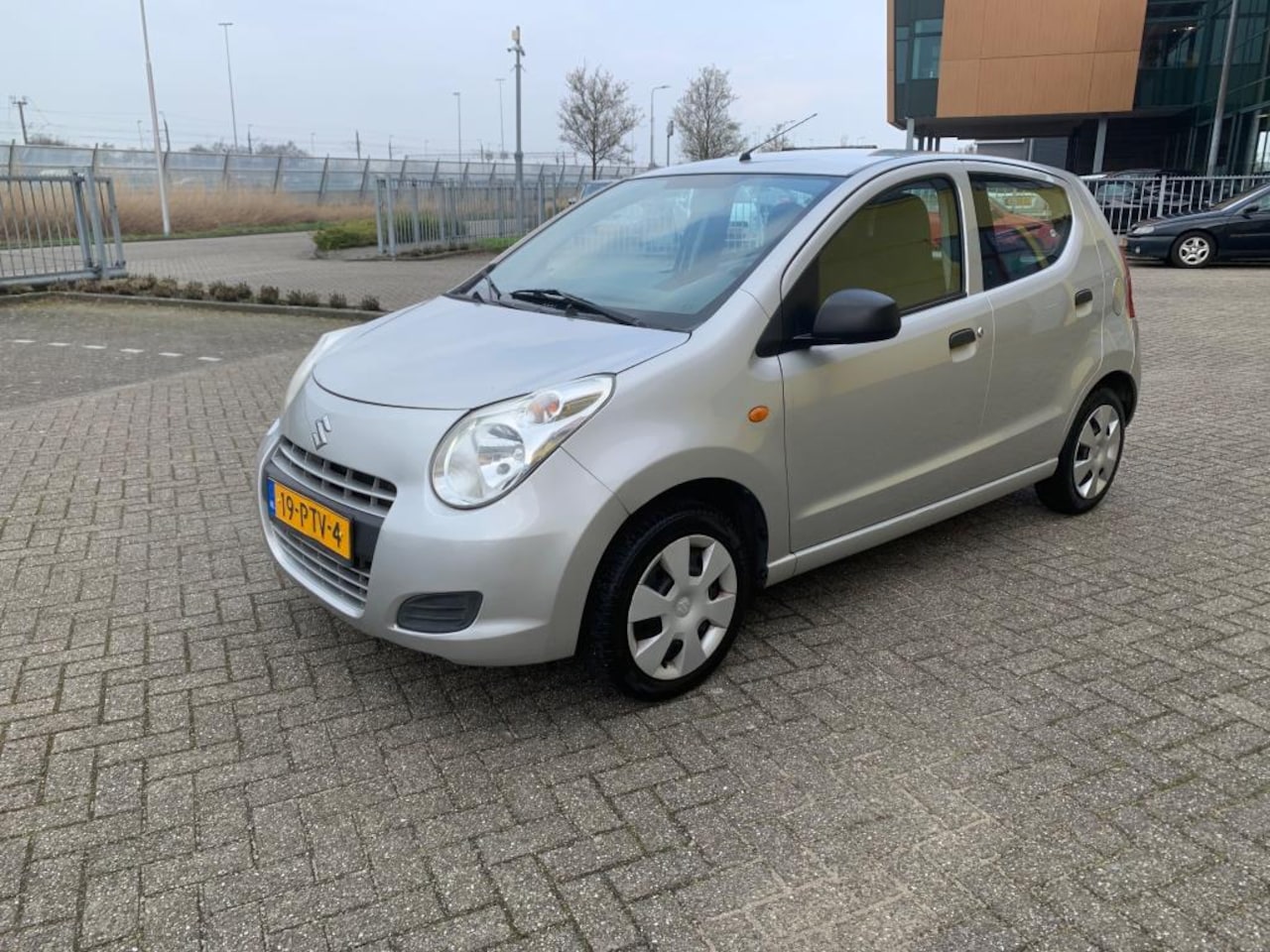 Suzuki Alto - 1.0 Comfort Plus Grijsmet. 2011 Airco 5drs NAP! - AutoWereld.nl
