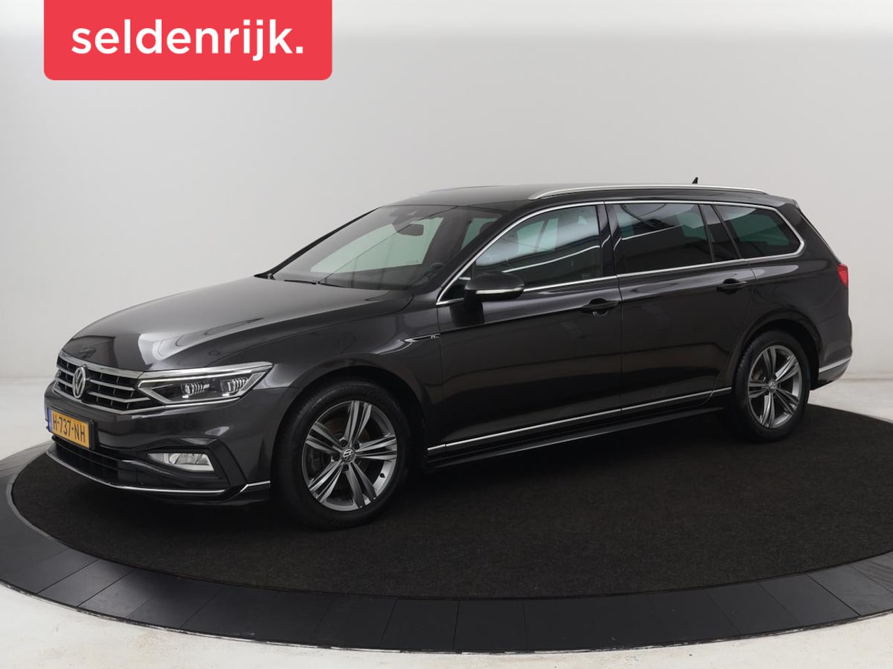 Volkswagen Passat Variant - 1.5 TSI Elegance Business R | Leder/Alcantara | Stoelverwarming | Trekhaak | Adaptive crui - AutoWereld.nl