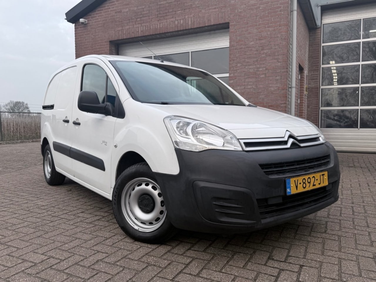 Citroën Berlingo - HDI75, Euro 6, Cruise, Airco, Trekhaak. - AutoWereld.nl