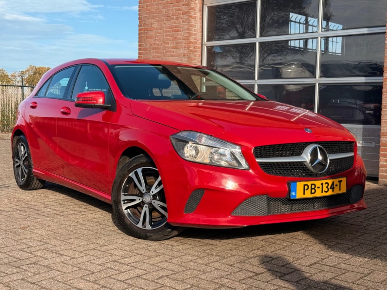 Mercedes-Benz A-klasse - A 160, 1e eigenaar, NL-Auto, Trekhaak, Cruise, Navi - AutoWereld.nl